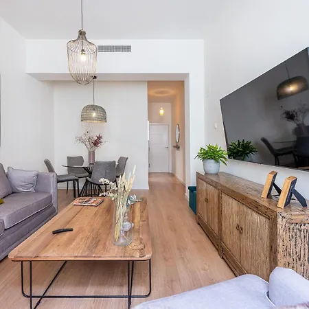 Key-wise Luxury Plaza Teatro Free Parking 2r Apartment
